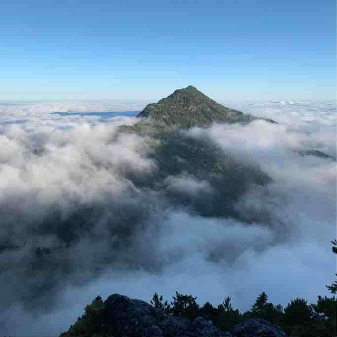 奇萊東稜廣寒宮上層營地景觀